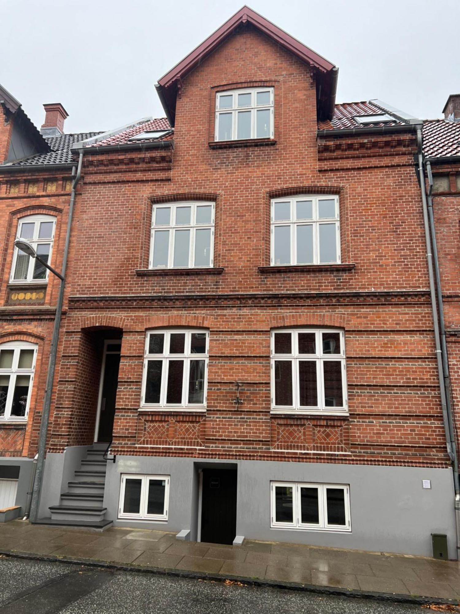 Byhuset - Hems 60 *